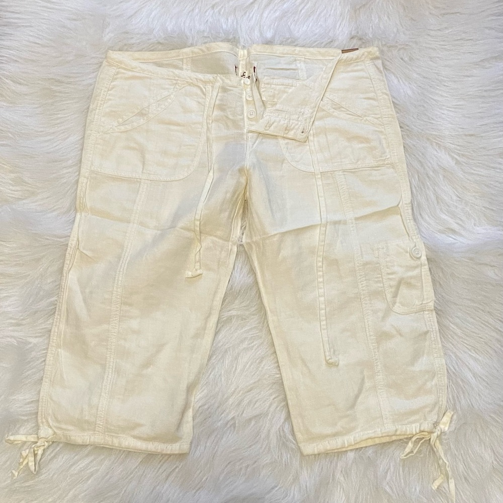 Hollister Linen/Cotton Bermuda Shorts. Ivory. Medium. RARE! New With Tags.